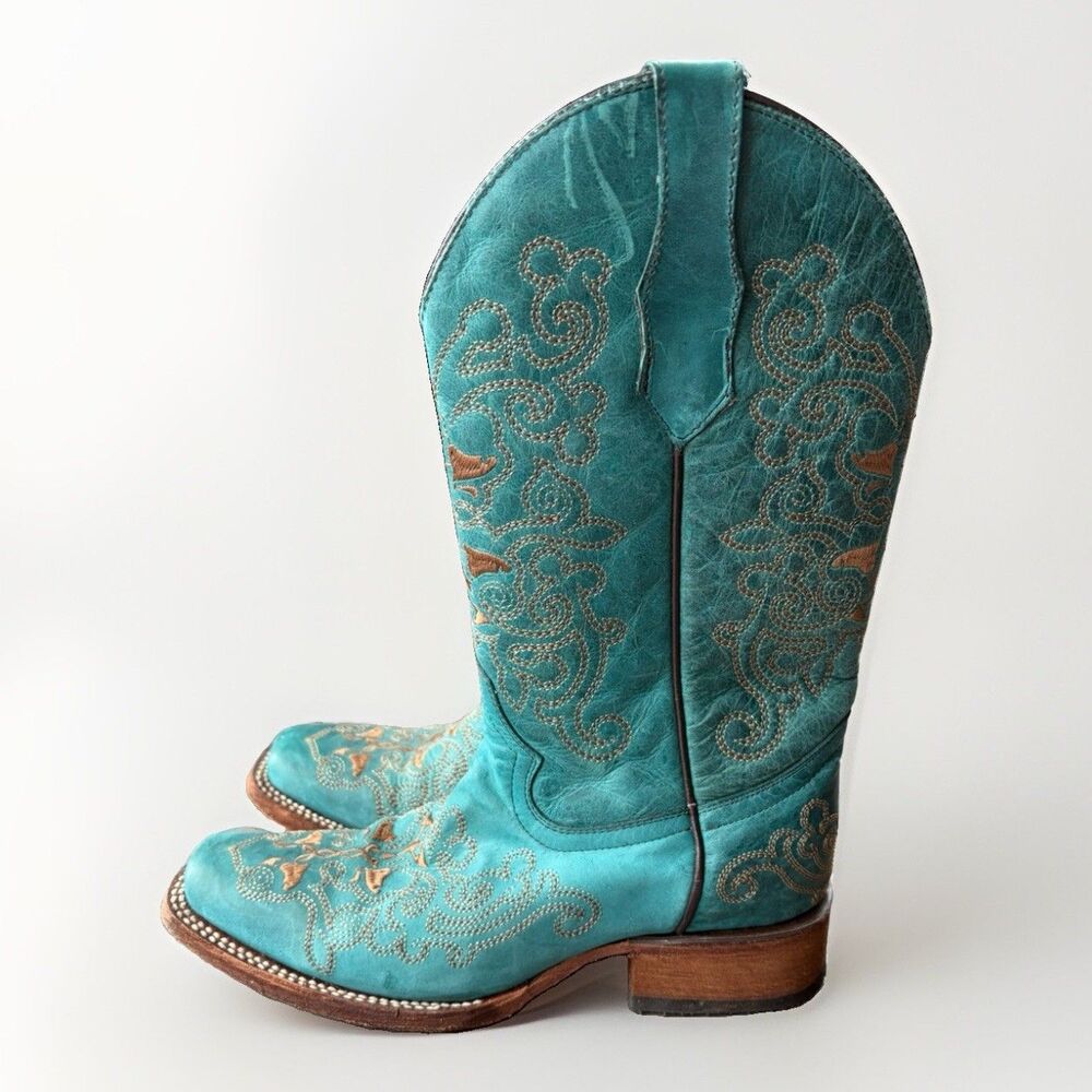 Circle G Corral Women’s 7 Turquoise Leather Embroidered Snip Toe Cowboy Boots